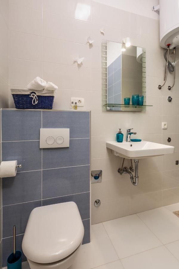 With Center Apartment